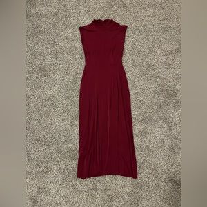 Zara Midi dress size S its like a burgundy color